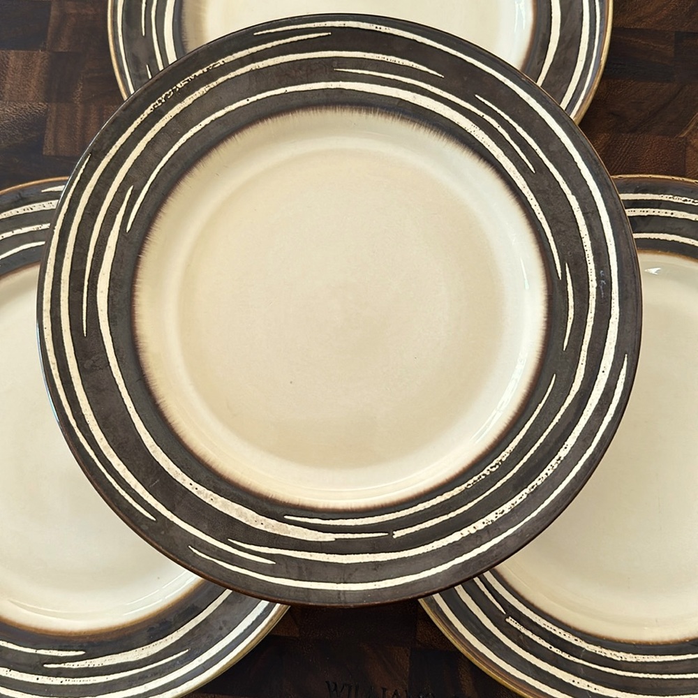Crate&Barrel Rare Salad Plate Set of 5 -beige